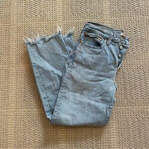 Levi wedgie straight size 27